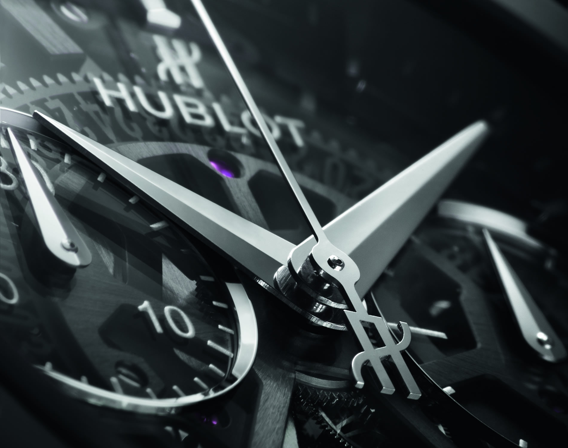 HUBLOT PRESENTS A NEW CLASSIC FUSION SCULPTED BY RICHARD ORLINSKI, THE WORLD’S BESTSELLING CONTEMPORARY FRENCH ARTIST