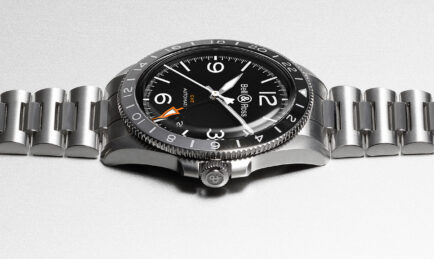 Bell & Ross BR V2-93 GMT 24H