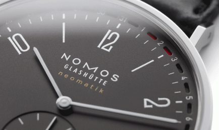 NOMOS Update in dark platinum