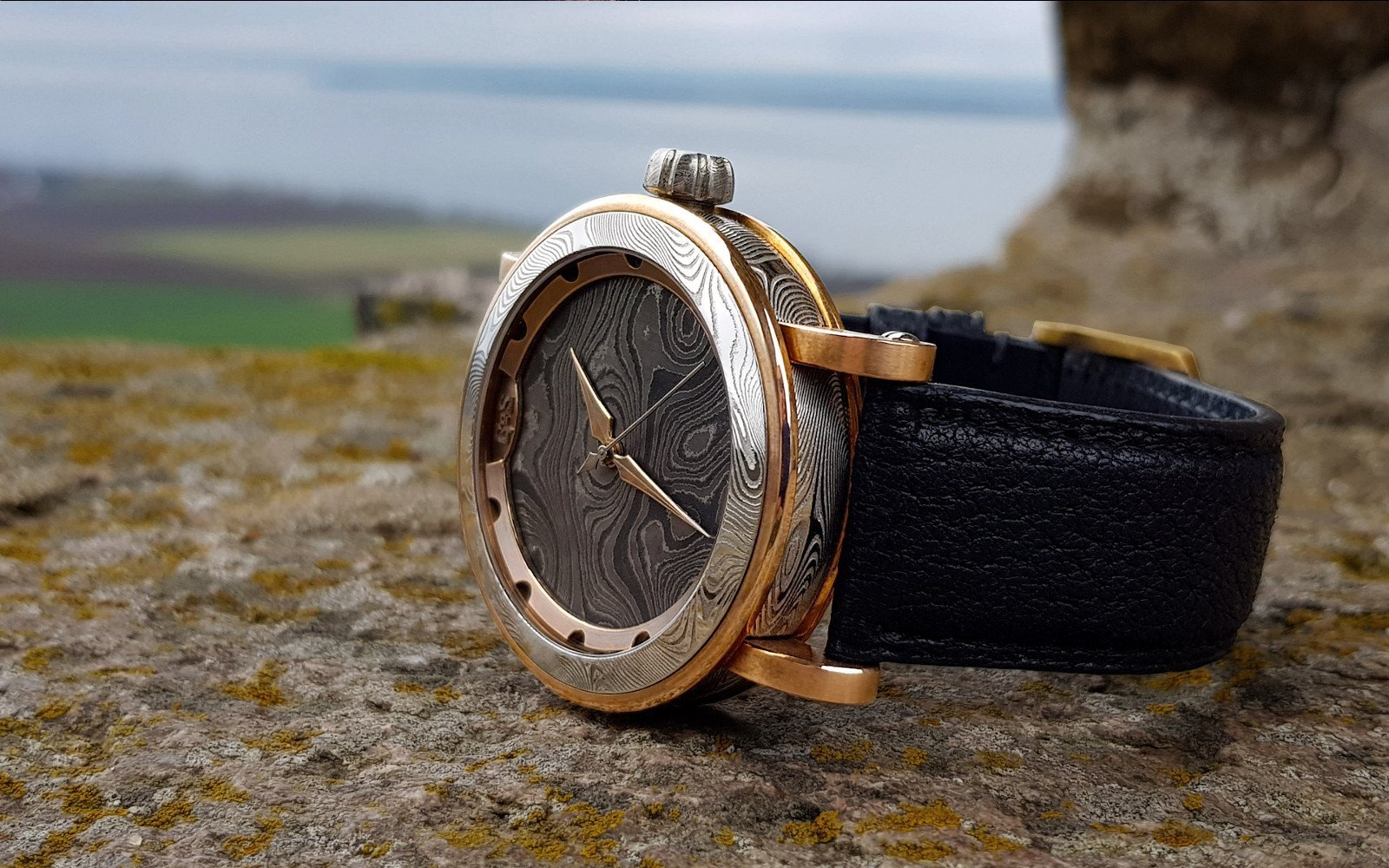 Glowing mother-of-pearl in new Sarek watches from GoS